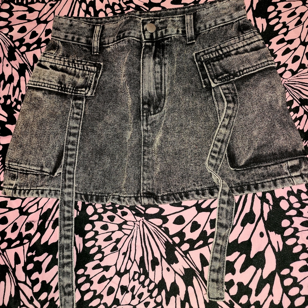 Stylish Black Denim Mini Skirt